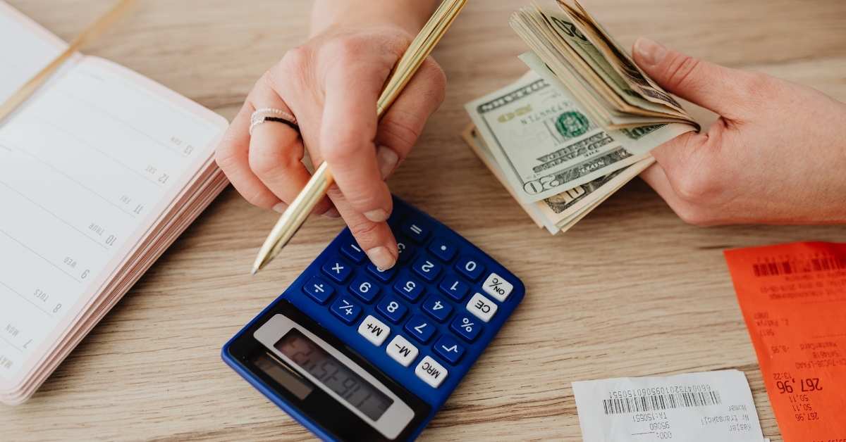 LessInvest.com Spend Less: The Smart Way to Take Control of Your Finances